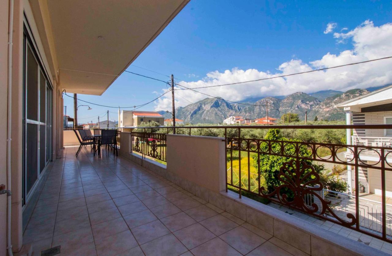 Camares Home Sparta Exterior photo