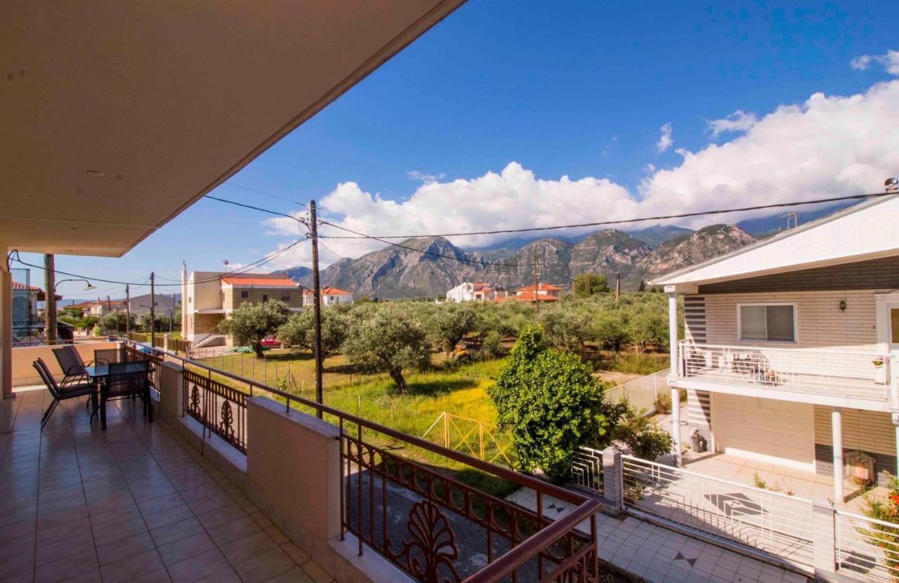 Camares Home Sparta Exterior photo